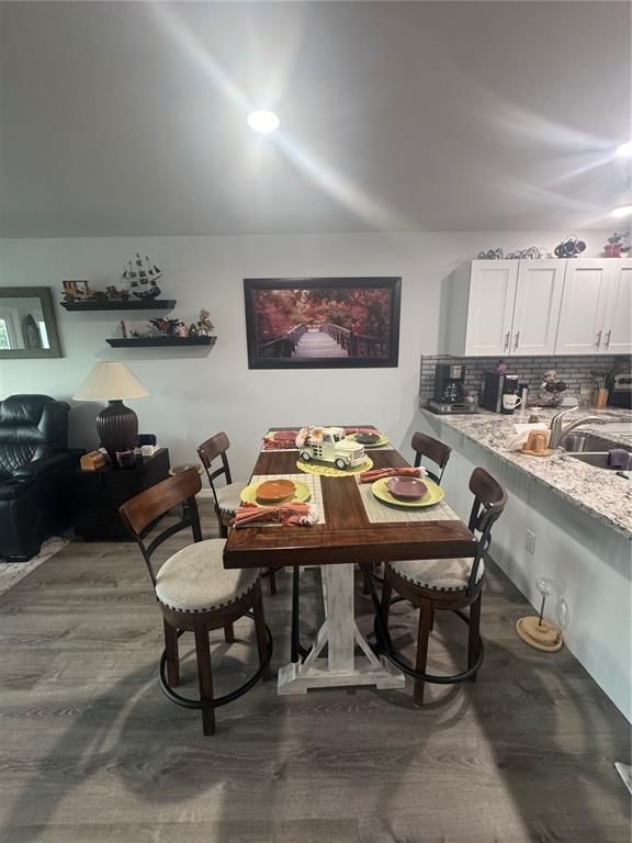 Dining room, Interior, Recessed Lighting