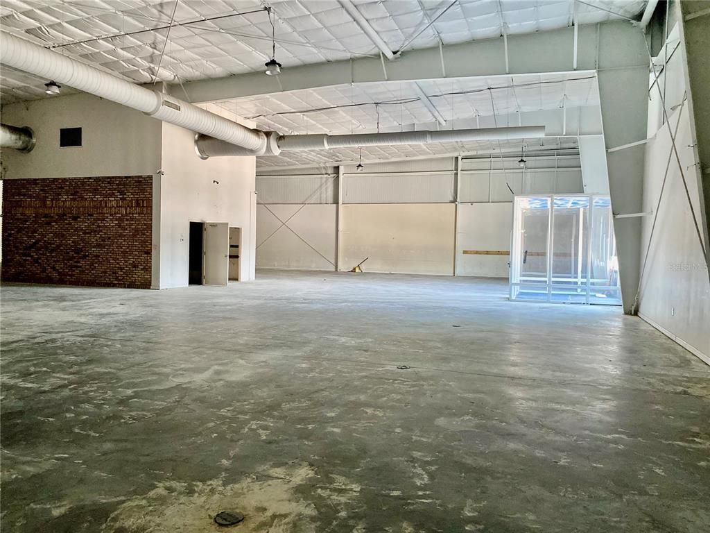 Garage, Interior