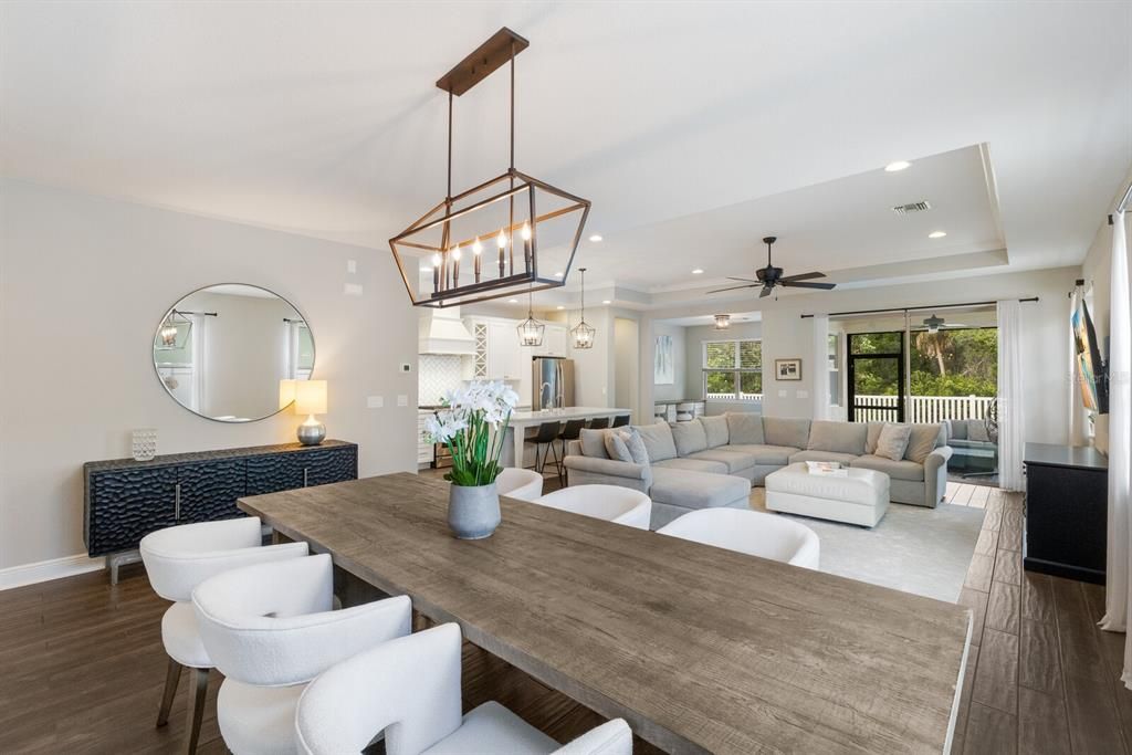 Dining room, Interior, Living room, Pendant Lights, Recessed Lighting, Wood Texture Flooring