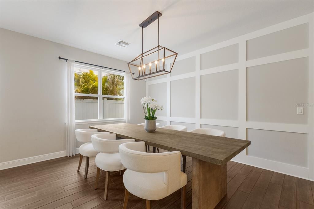 Chandelier, Dining room, Interior, Pendant Lights, Wood Texture Flooring