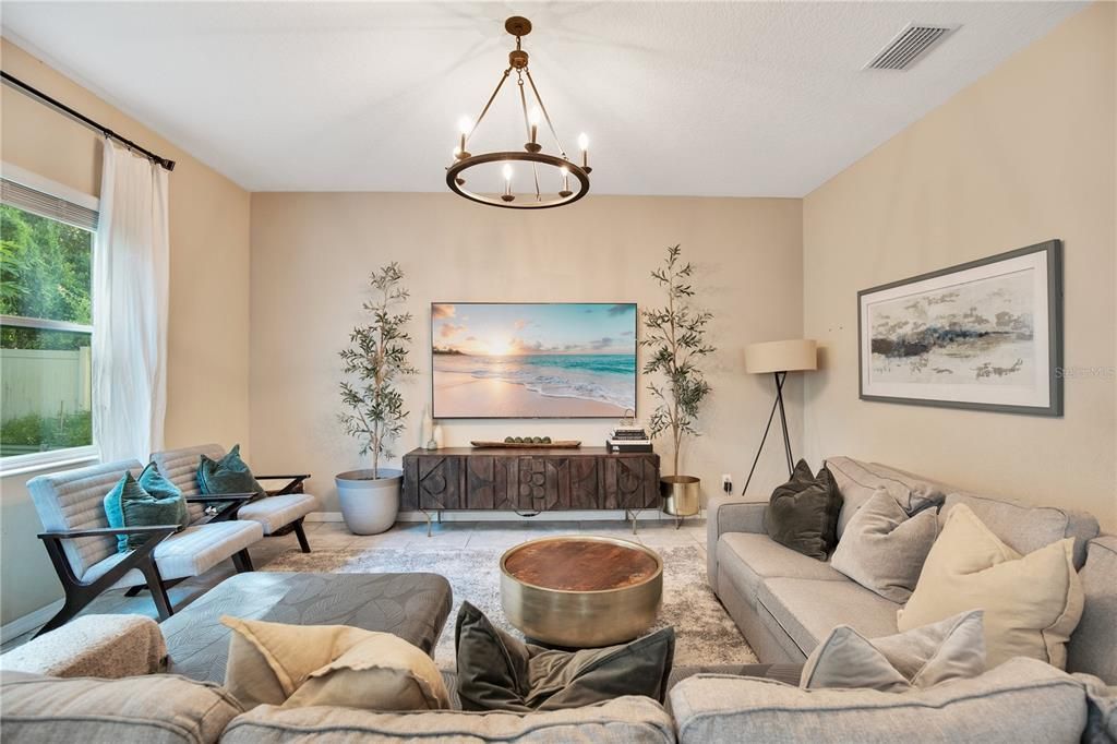 Chandelier, Interior, Living room