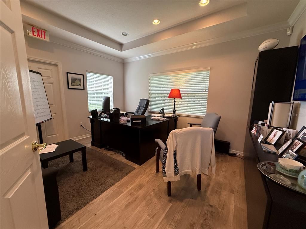 Home Office, Interior, Recessed Lighting, Wood Texture Flooring