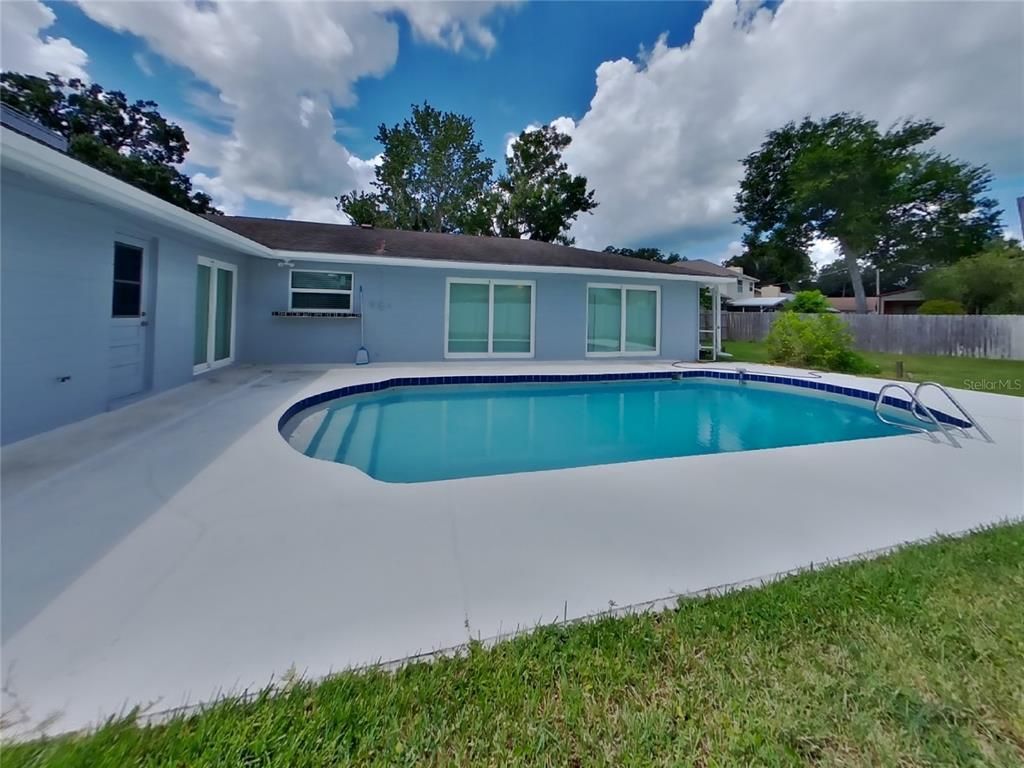 Exterior, Pool