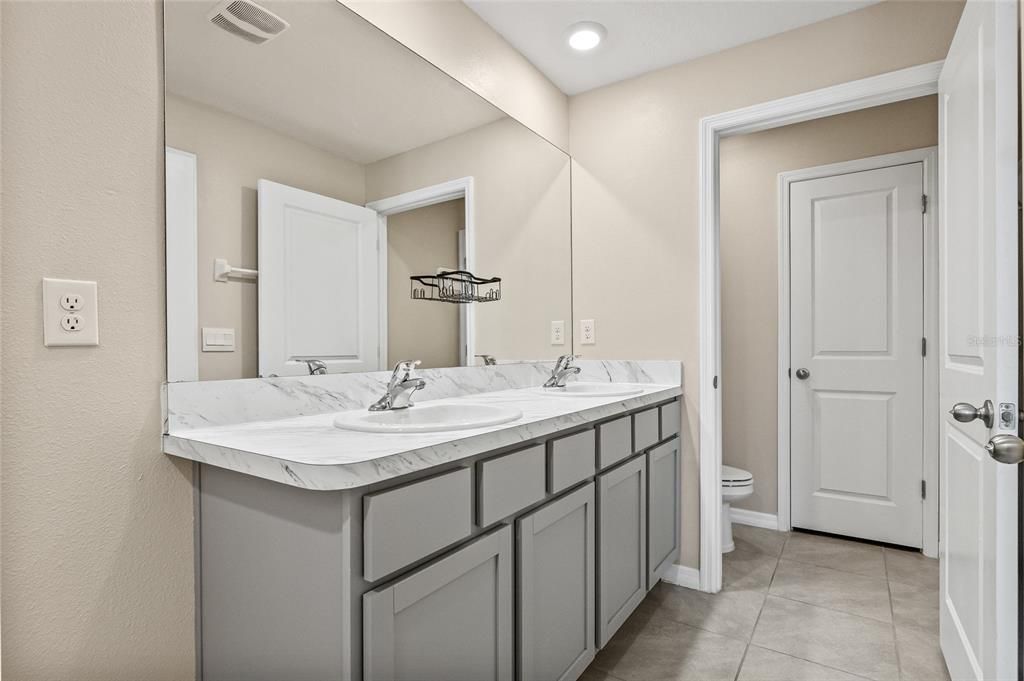 Bathroom, Interior, Recessed Lighting