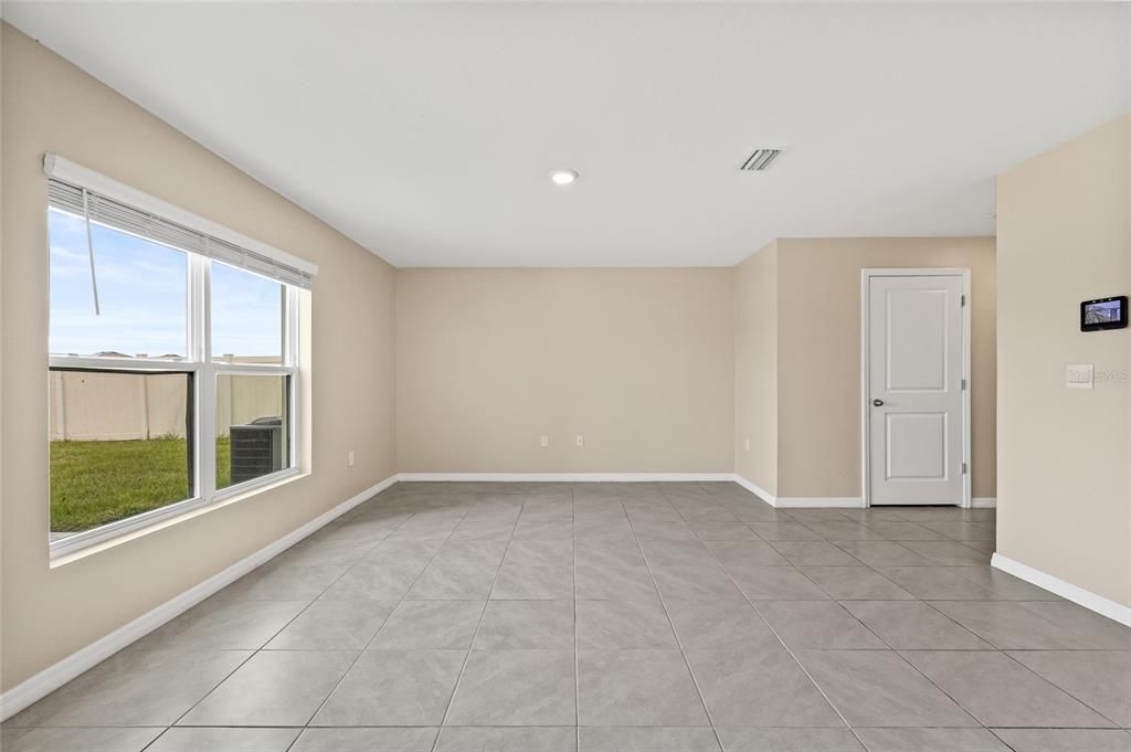 Empty room, Interior, Recessed Lighting