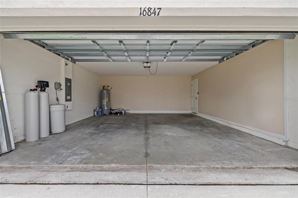 Garage, Interior
