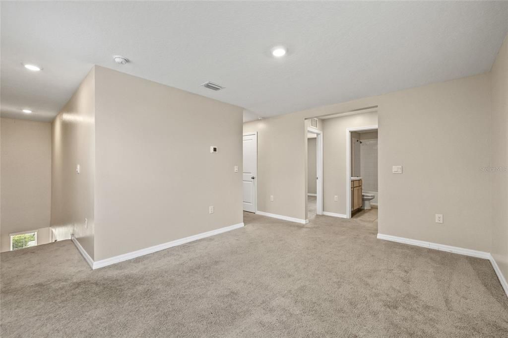 Empty room, Interior, Recessed Lighting
