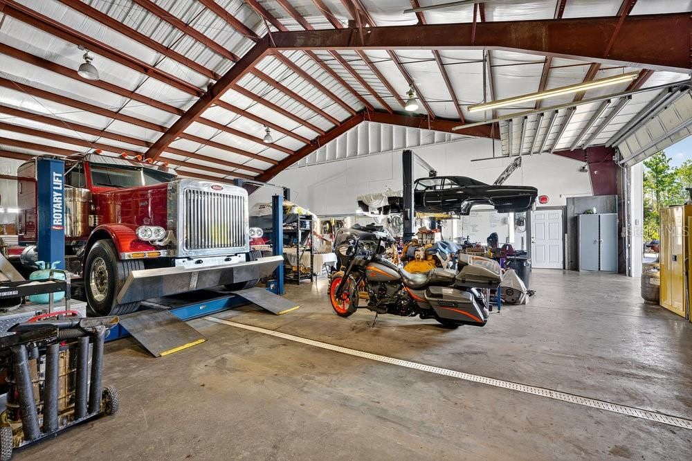 Garage, Interior