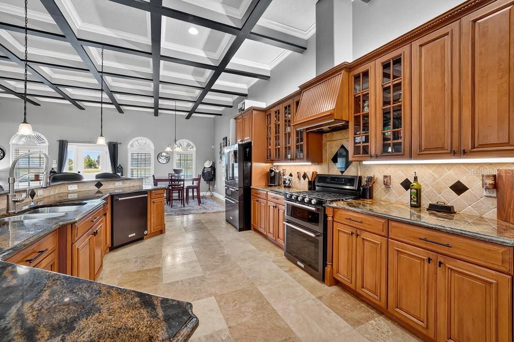 Dining room, Interior, Kitchen, Pendant Lights, Recessed Lighting, Stainless Steel Appliances