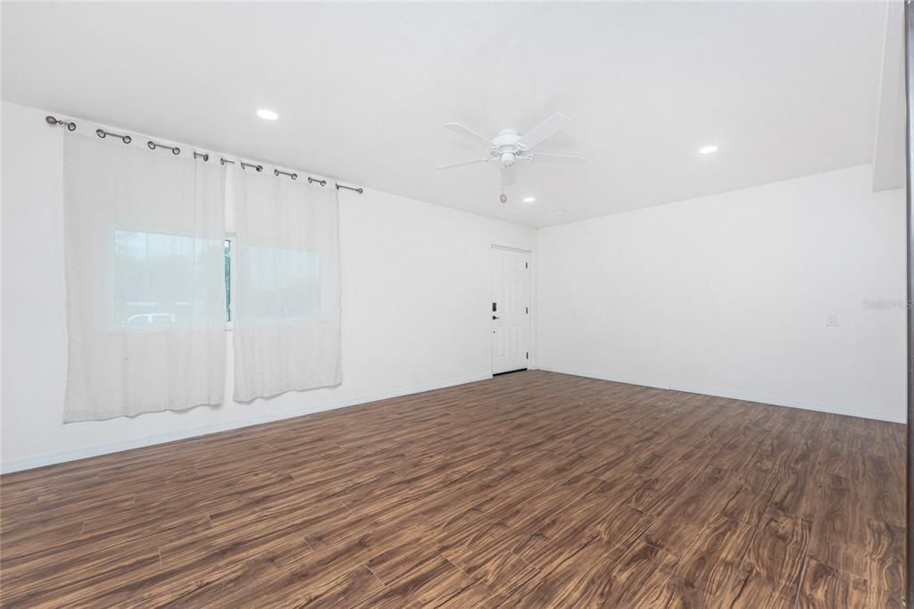 Empty room, Interior, Recessed Lighting, Wood Texture Flooring