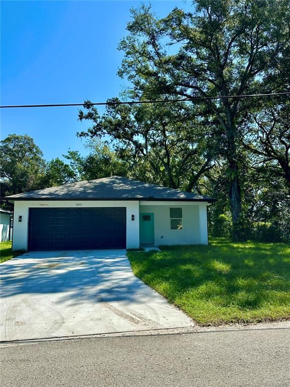 Attached, Exterior, Facade, Ranch