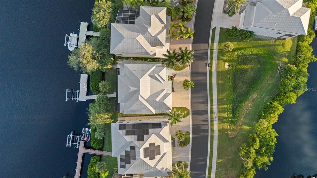 Exterior, Drone