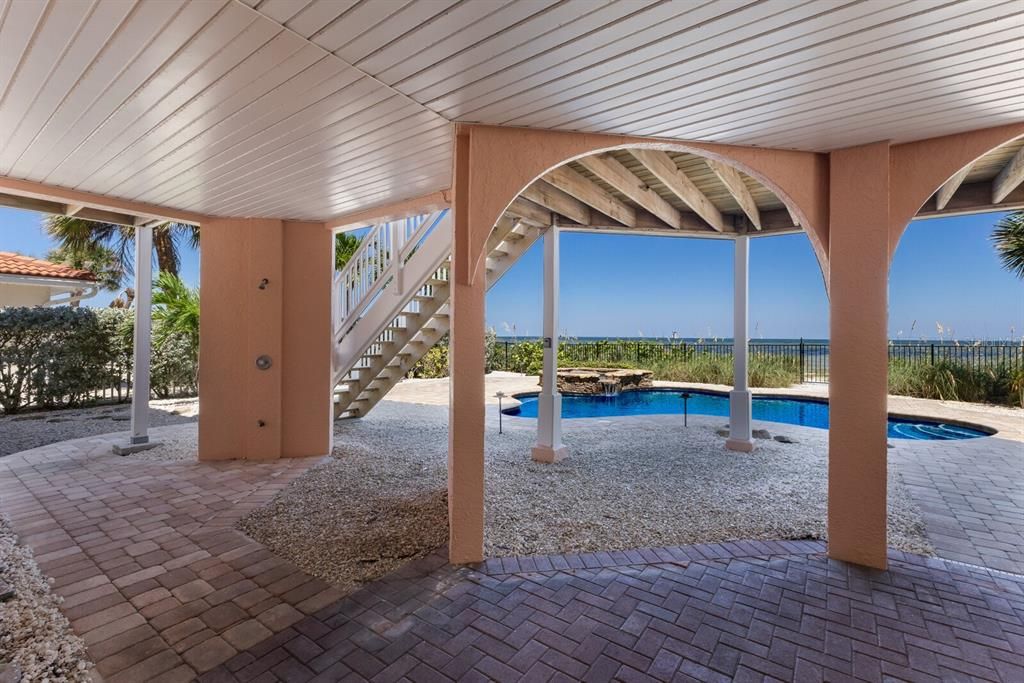 Exterior, Pool, Water