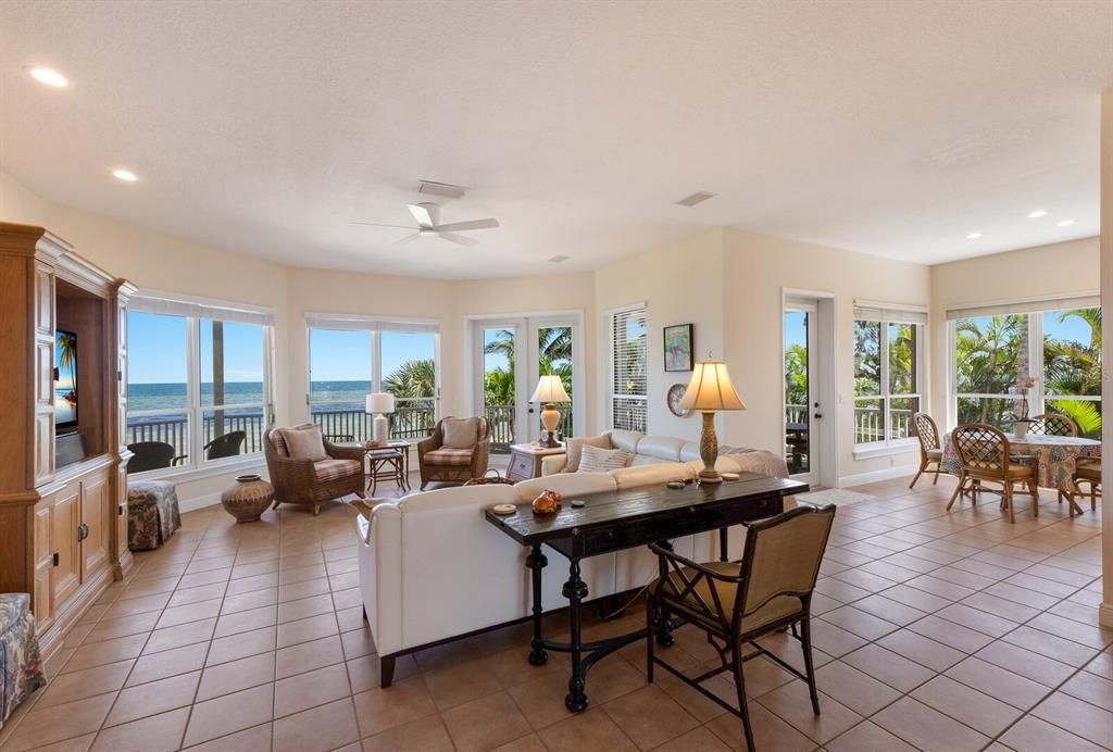 Dining room, Interior, Living room, Recessed Lighting, Water