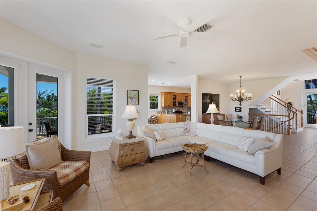 Chandelier, Dining room, Interior, Kitchen, Living room, Recessed Lighting