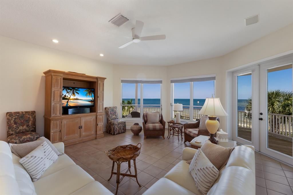 Interior, Living room, Recessed Lighting, Water