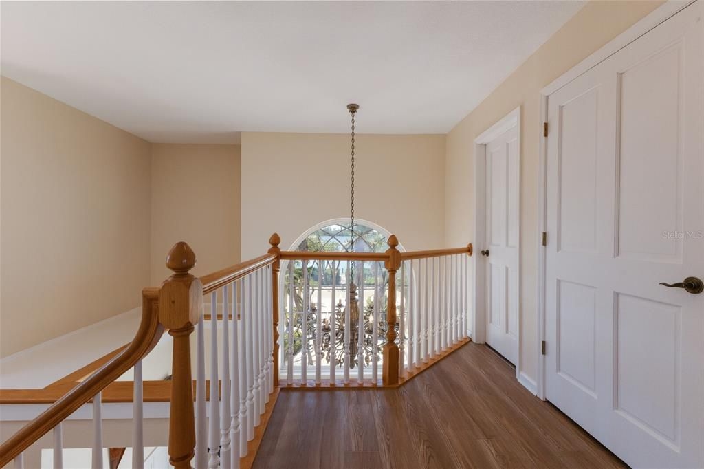 Interior, Pendant Lights, Wood Texture Flooring