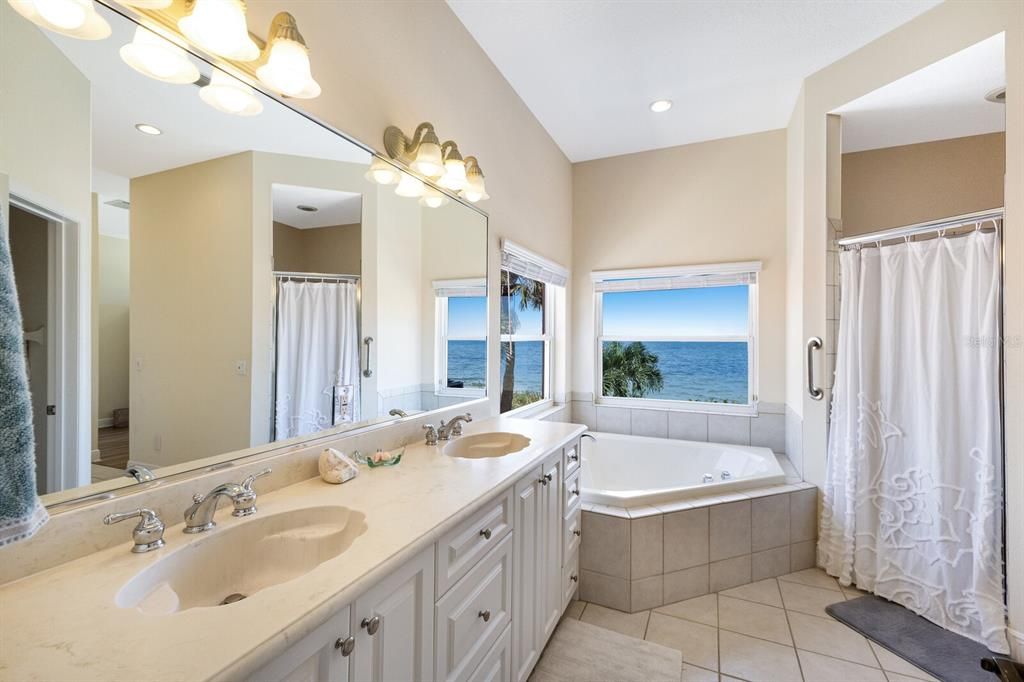 Bathroom, Dual Sink Vanities, Interior, Recessed Lighting, Water