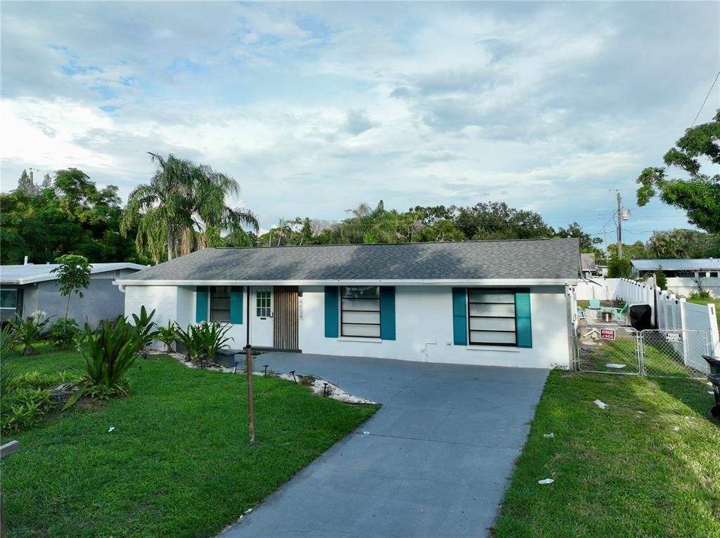 Backyard, Exterior, Facade, Ranch