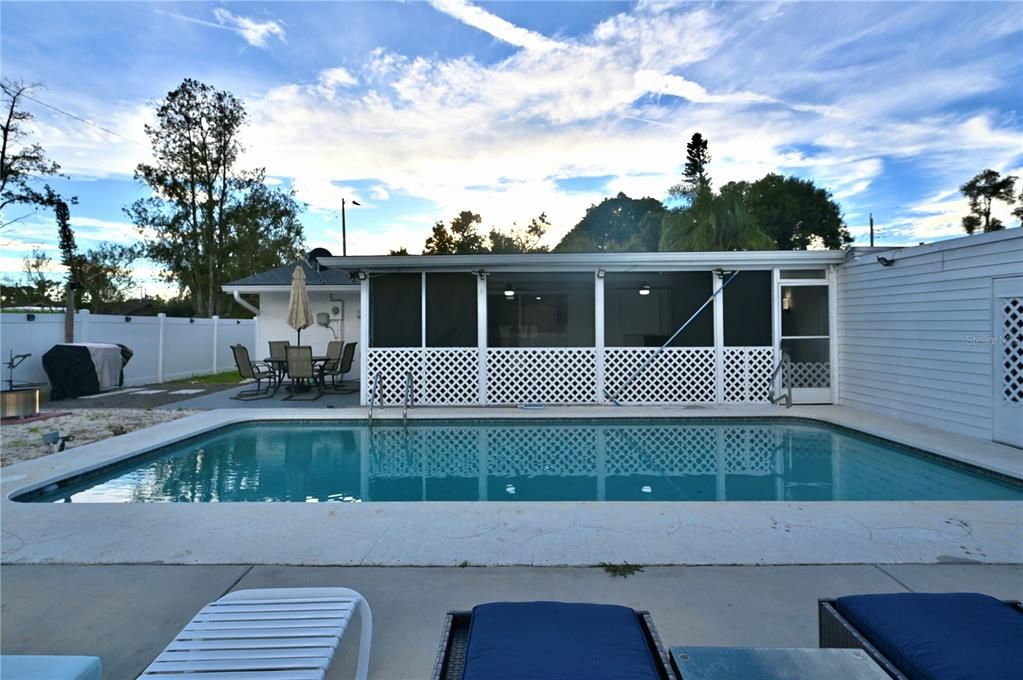 Exterior, Pool