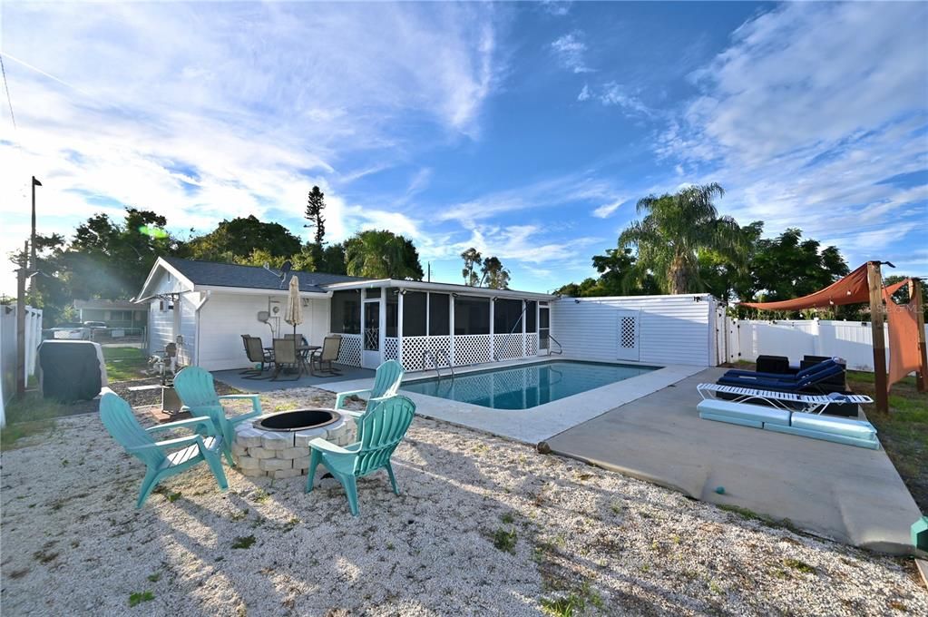 Exterior, Pool