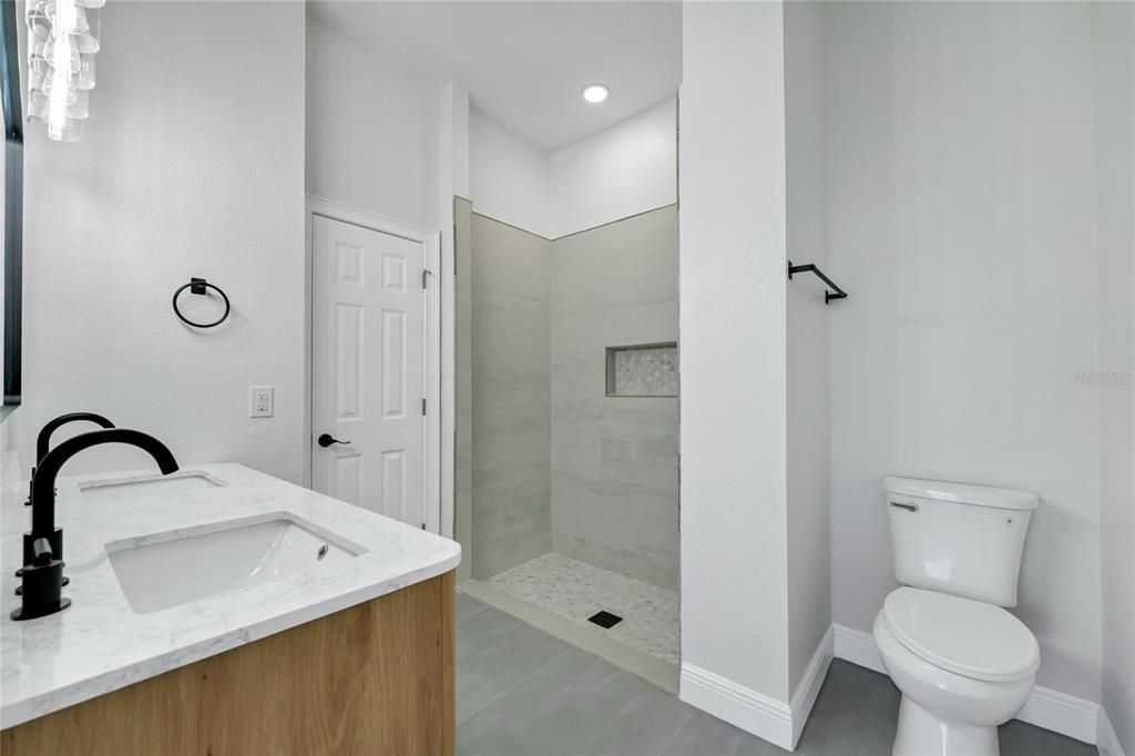 Bathroom, Interior, Recessed Lighting