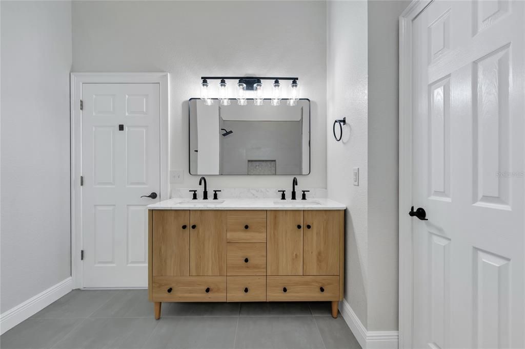 Bathroom, Dual Sink Vanities, Interior
