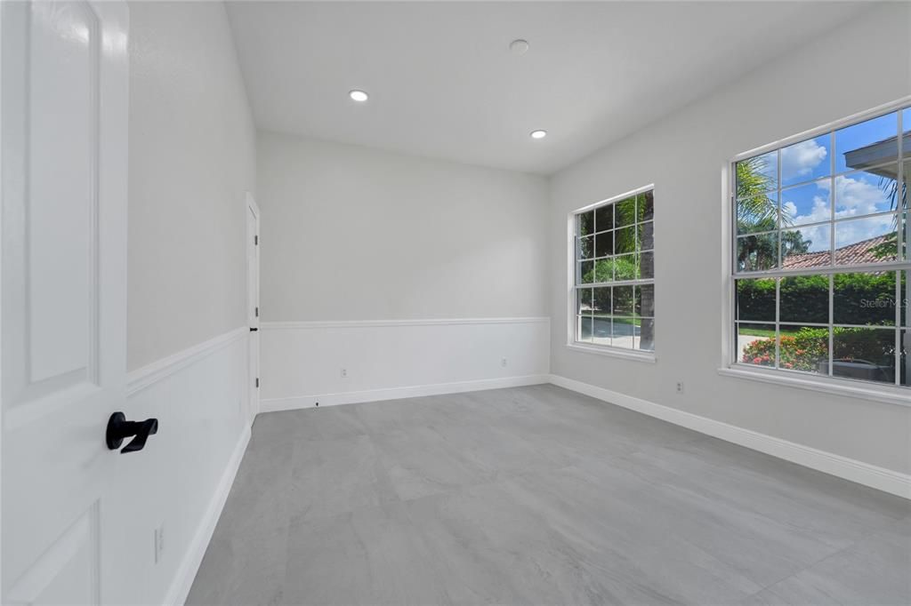 Empty room, Interior, Recessed Lighting