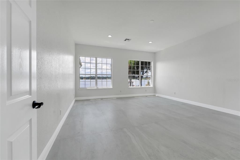 Empty room, Interior, Recessed Lighting