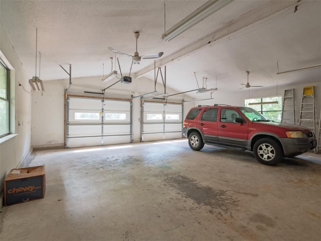 Garage, Interior