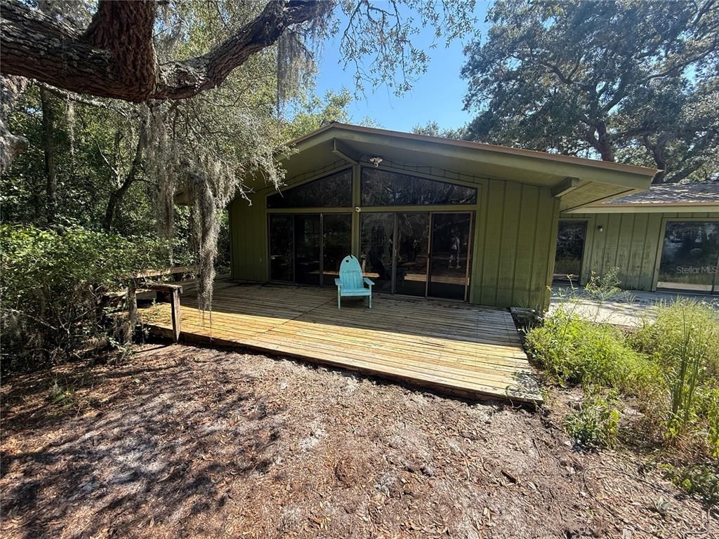 Backyard, Exterior