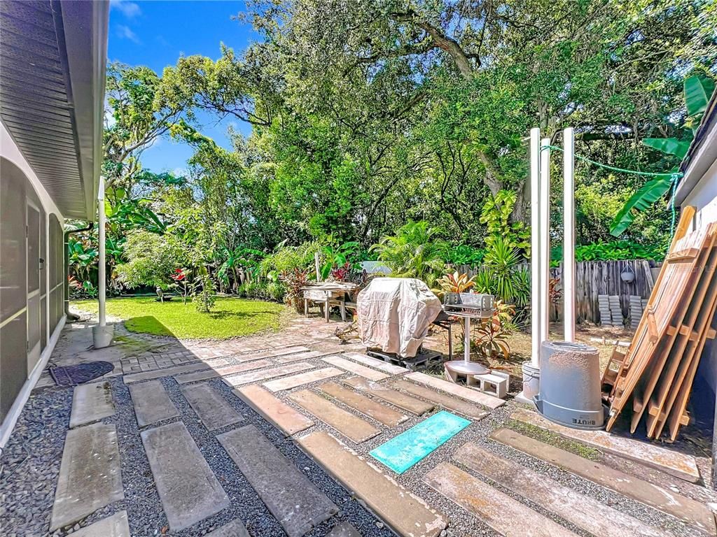 Backyard, Exterior