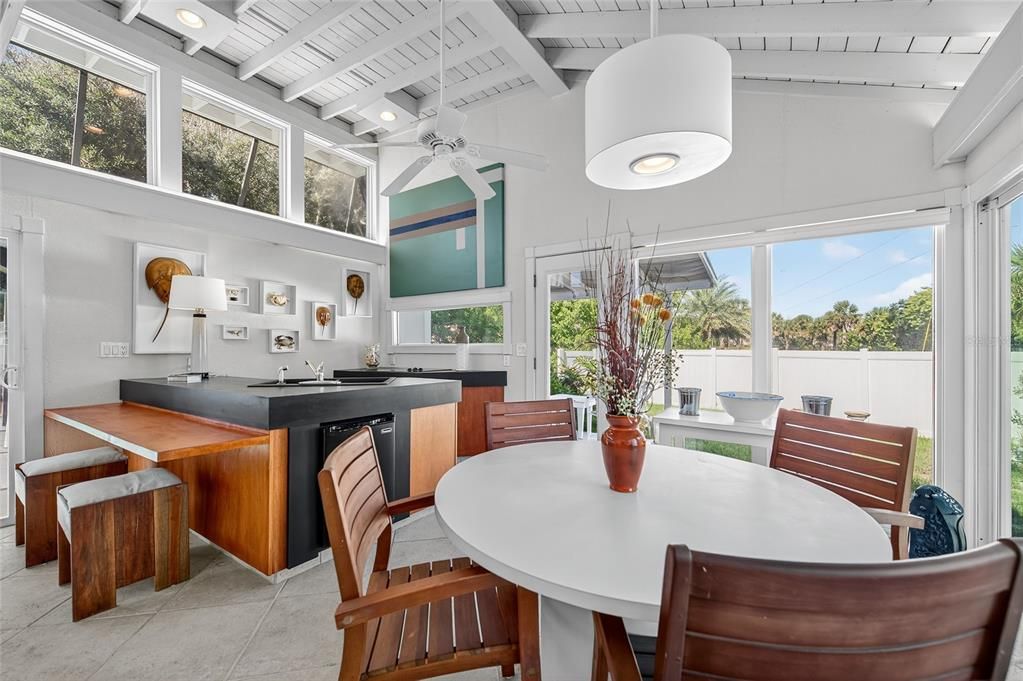 Dining room, Interior