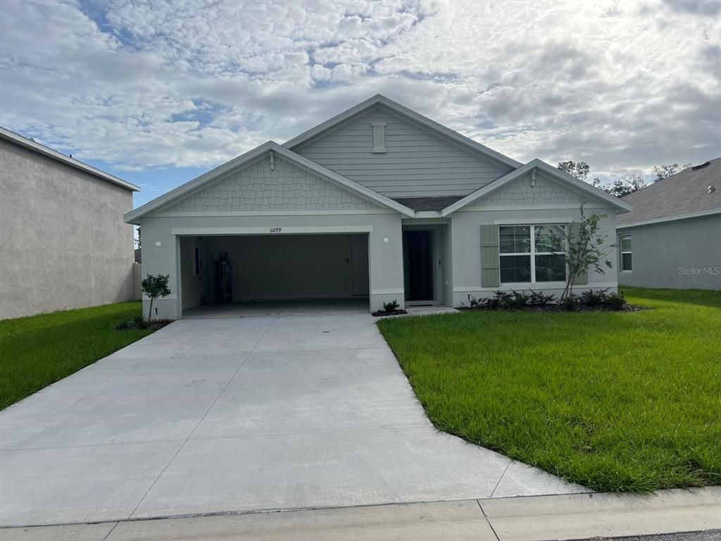 Attached, Exterior, Facade, Ranch