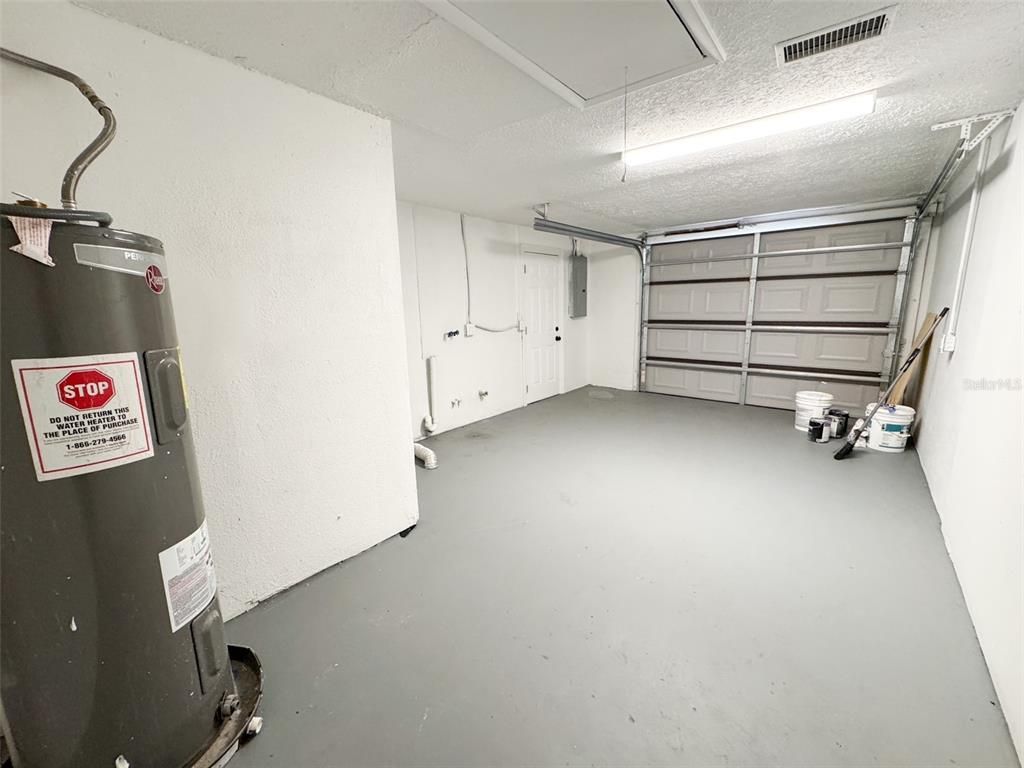 Garage, Interior