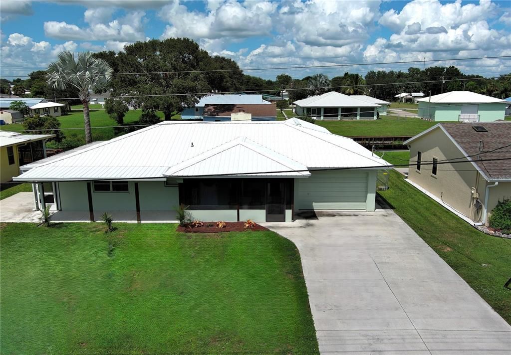 Exterior, Drone
