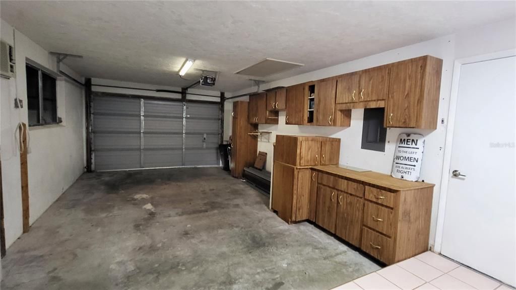 Garage, Interior
