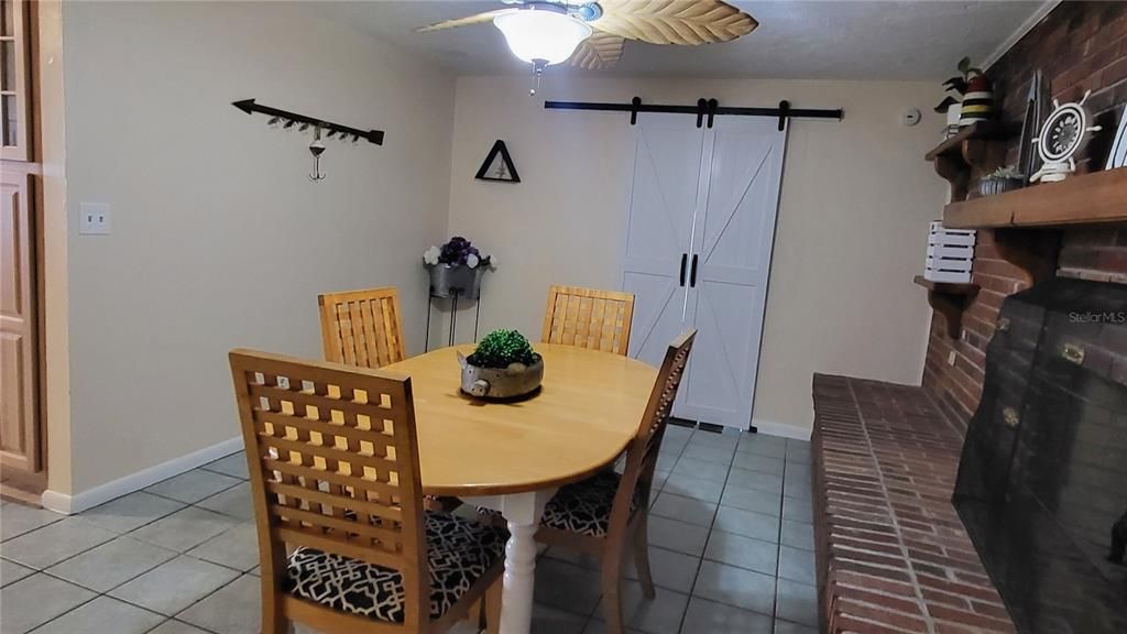 Dining room, Interior