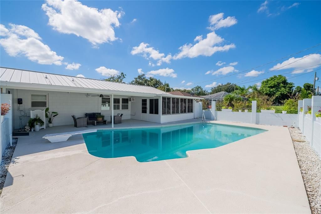Exterior, Pool