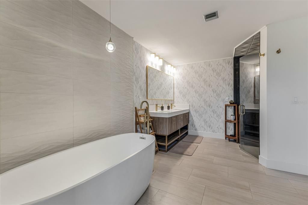 Bathroom, Free Standing Baths, Interior, Marble Walls