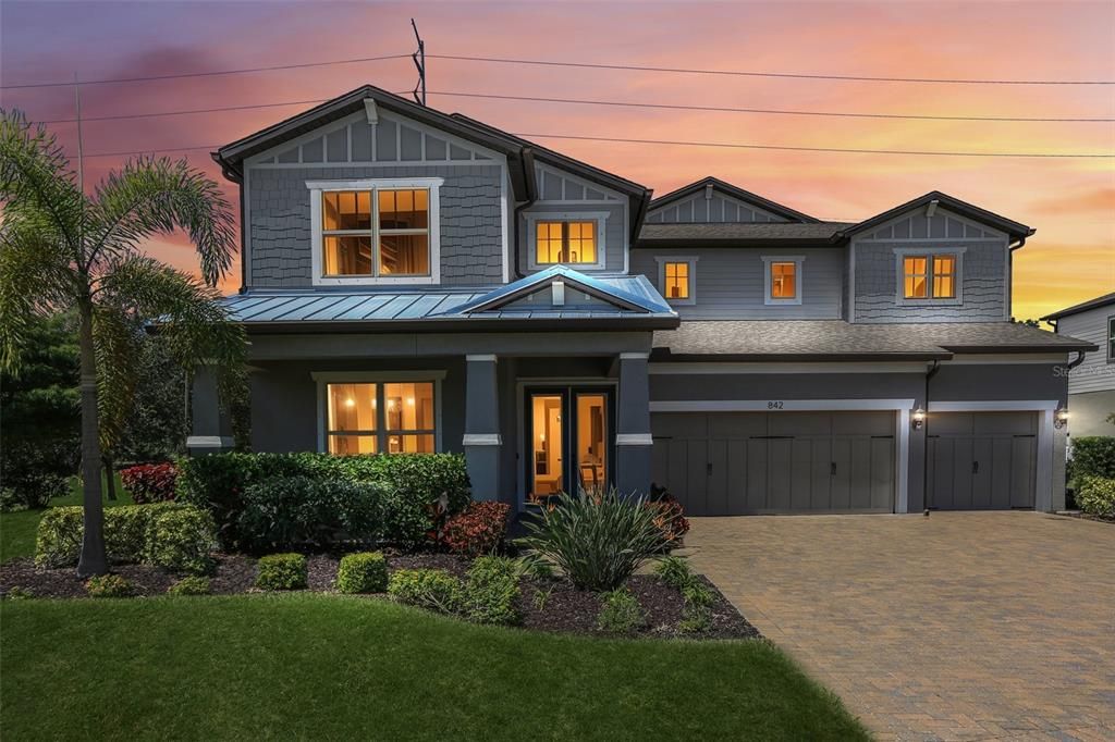 Attached, Exterior, Facade, American Craftsman
