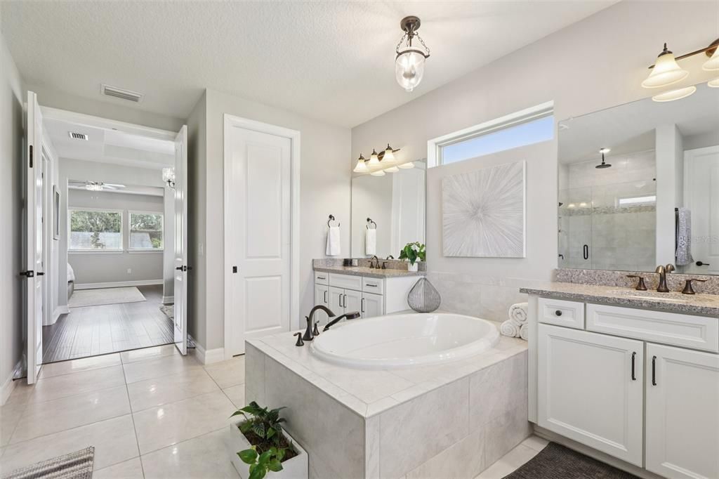 Bathroom, Dual Sink Vanities, Interior
