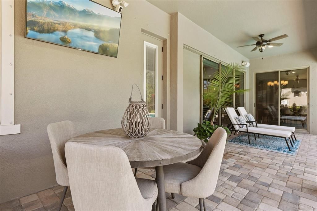 Dining room, Interior