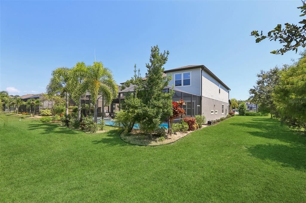 Backyard, Exterior