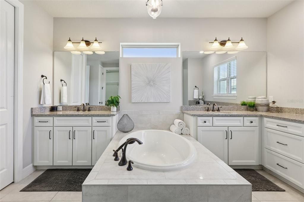 Bathroom, Dual Sink Vanities, Interior