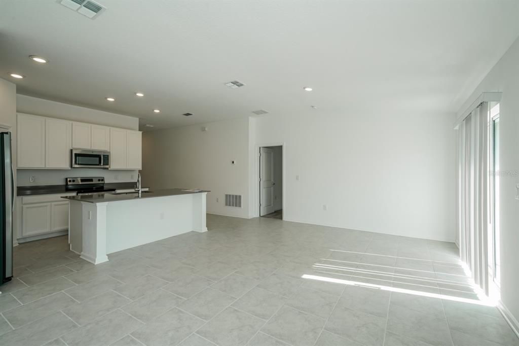 Empty room, Interior, Kitchen, Recessed Lighting