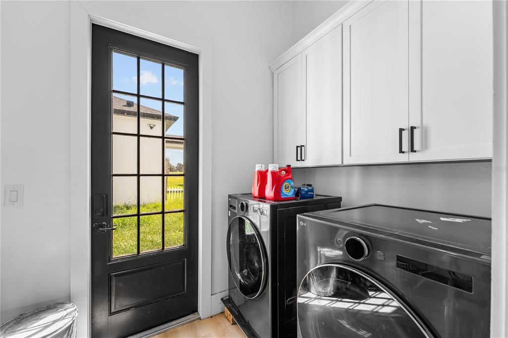 Interior, Washer, Wood Texture Flooring