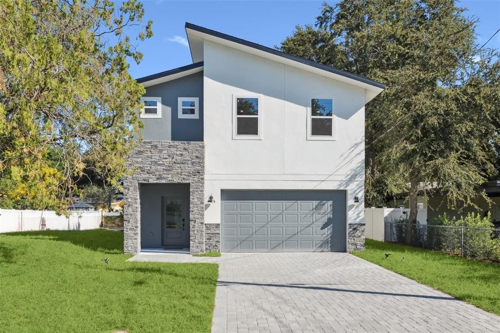 Attached, Exterior, Facade, Modern