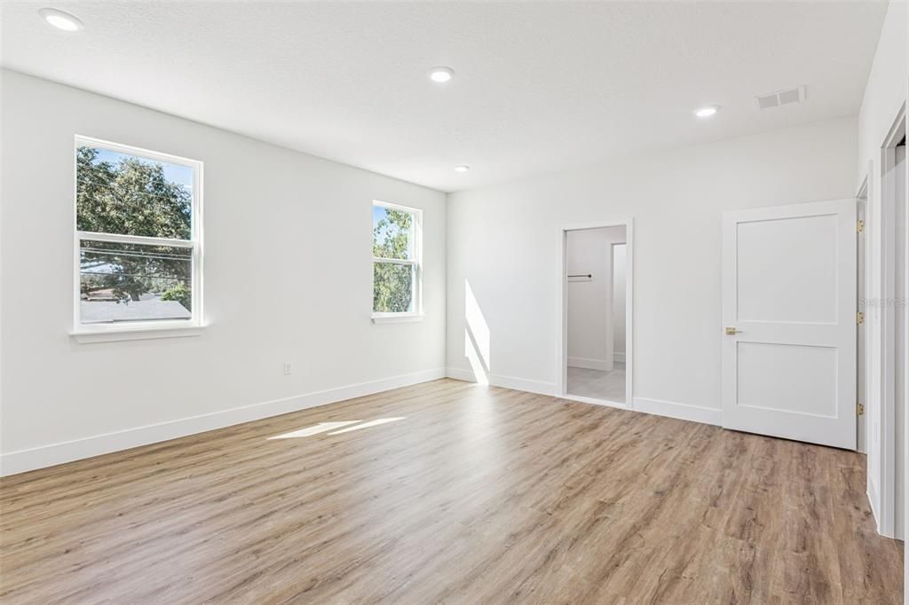 Empty room, Interior, Recessed Lighting, Wood Texture Flooring