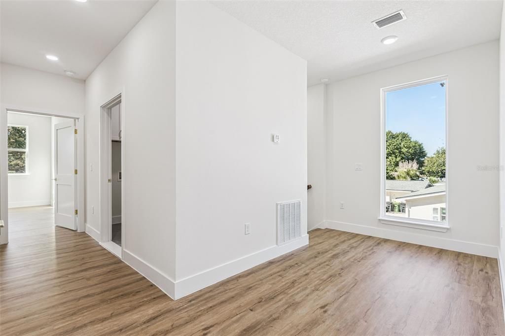 Empty room, Interior, Recessed Lighting, Wood Texture Flooring